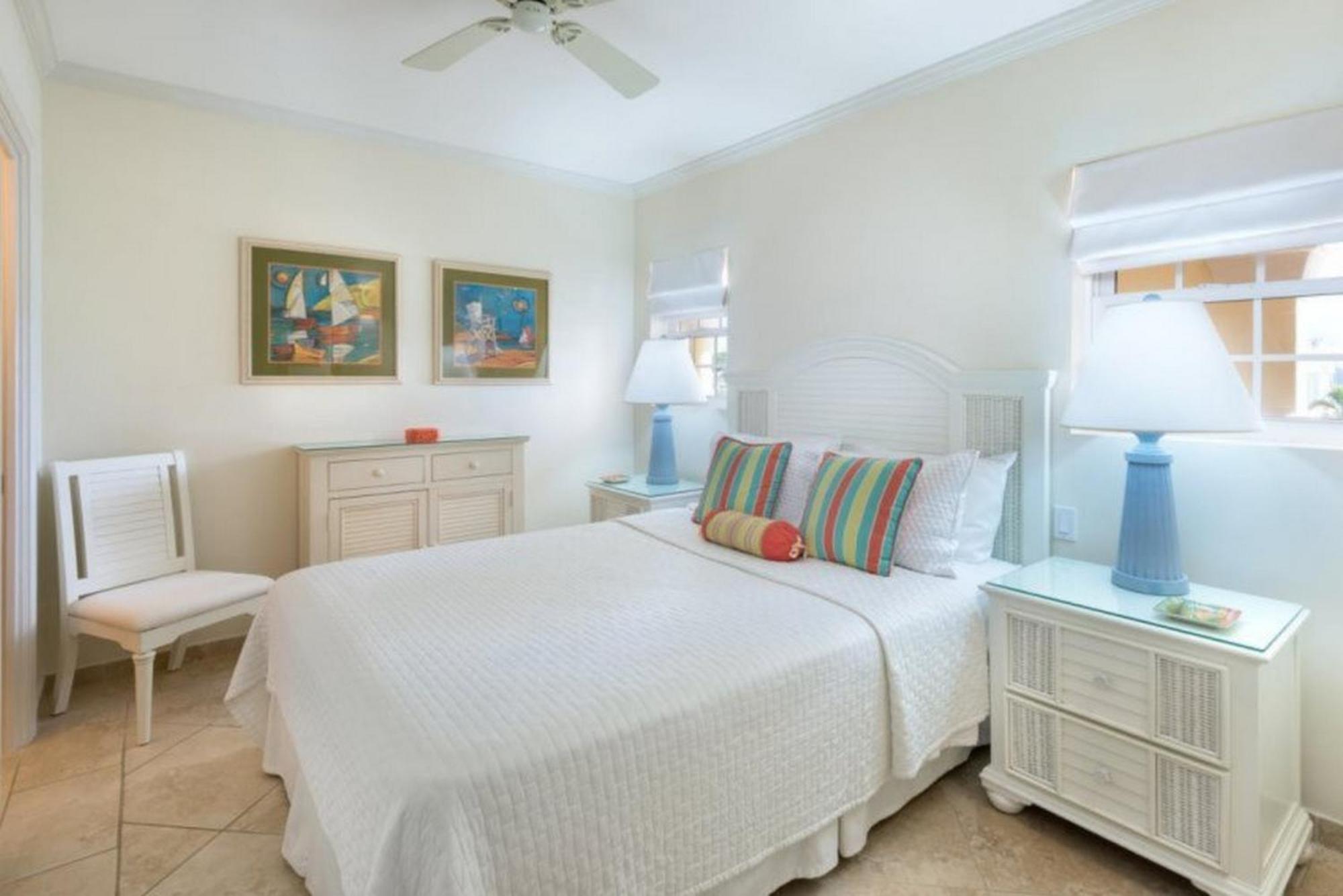 Sapphire Beach Condos Christ Church Bilik gambar