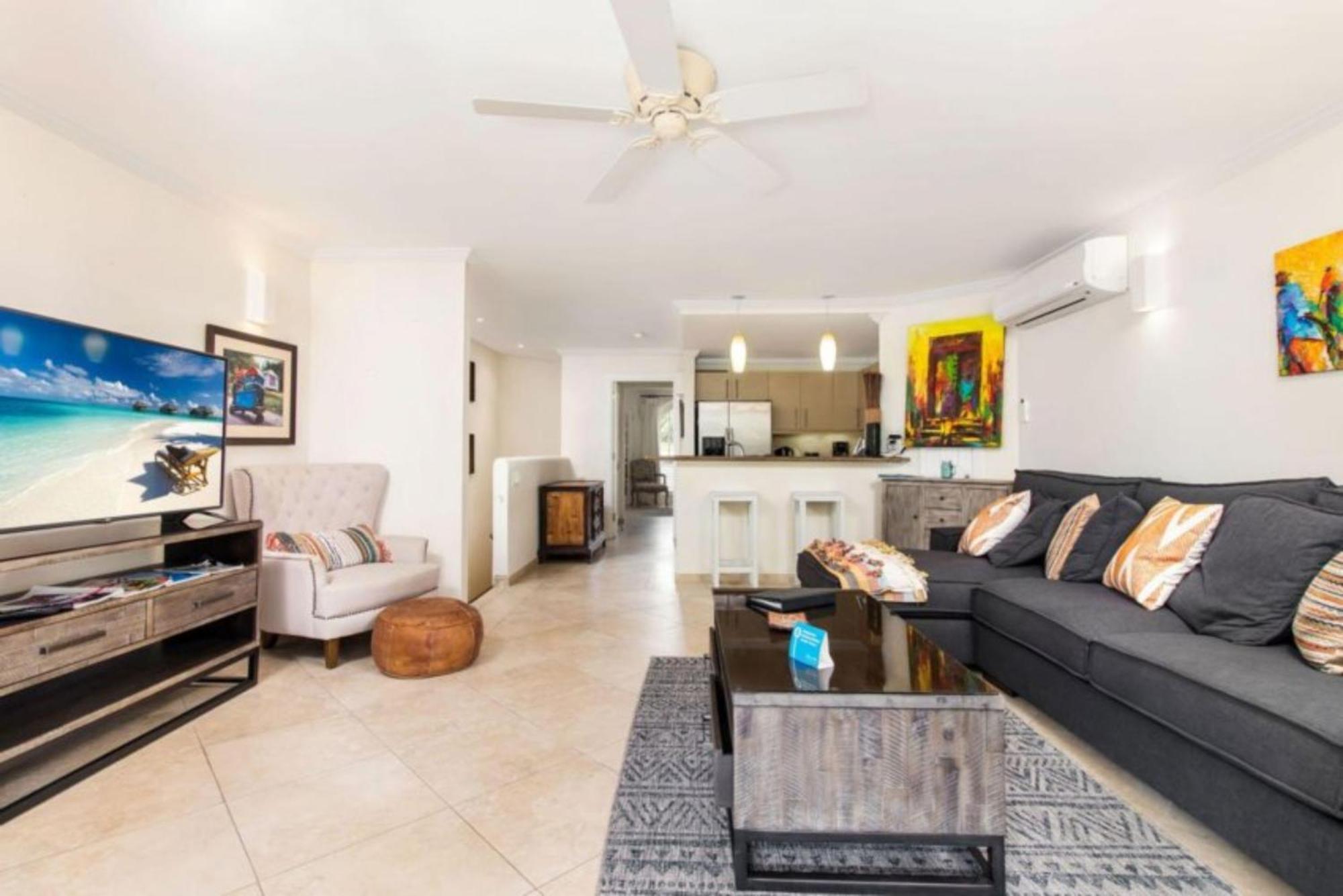Sapphire Beach Condos Christ Church Bilik gambar