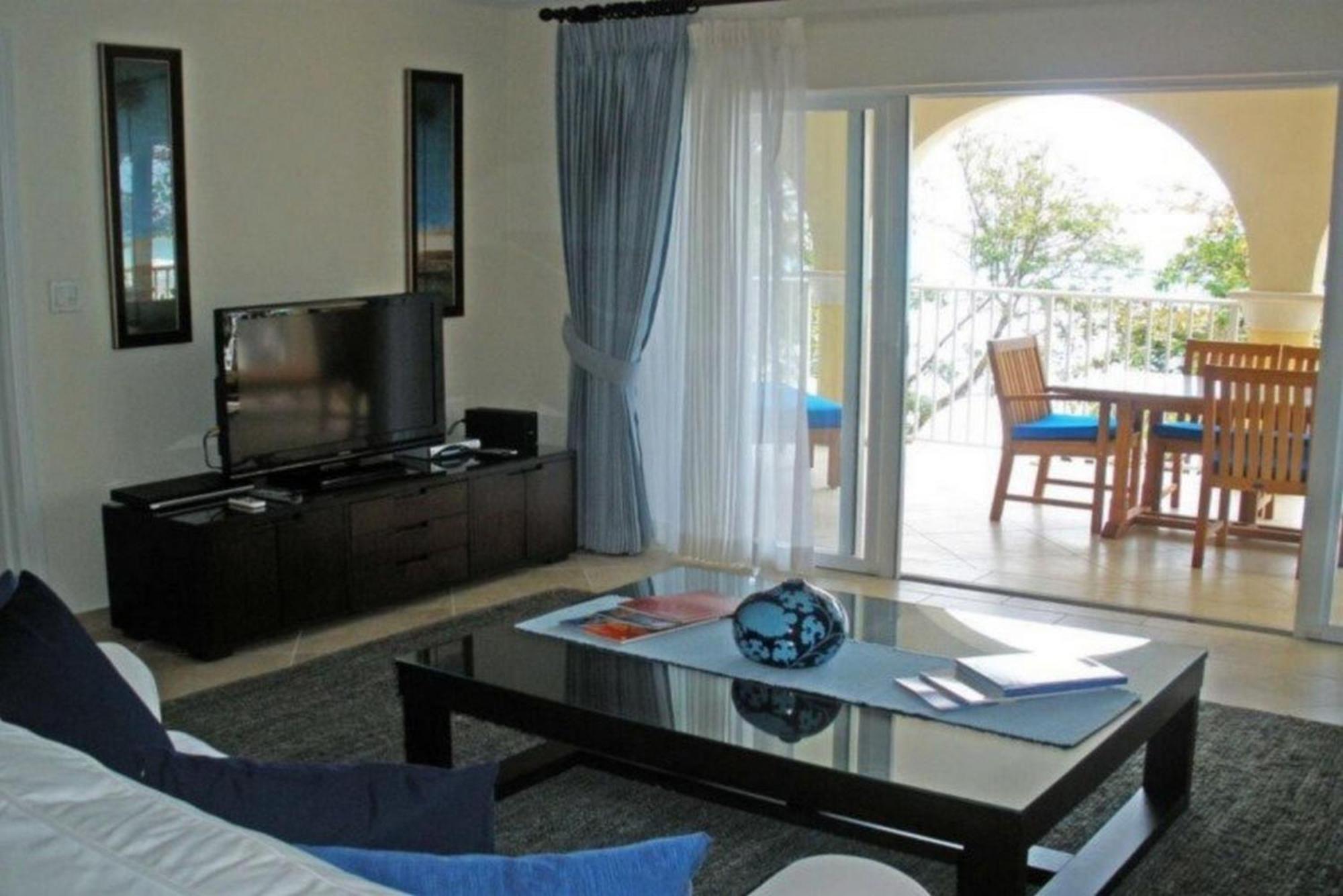 Sapphire Beach Condos Christ Church Bilik gambar