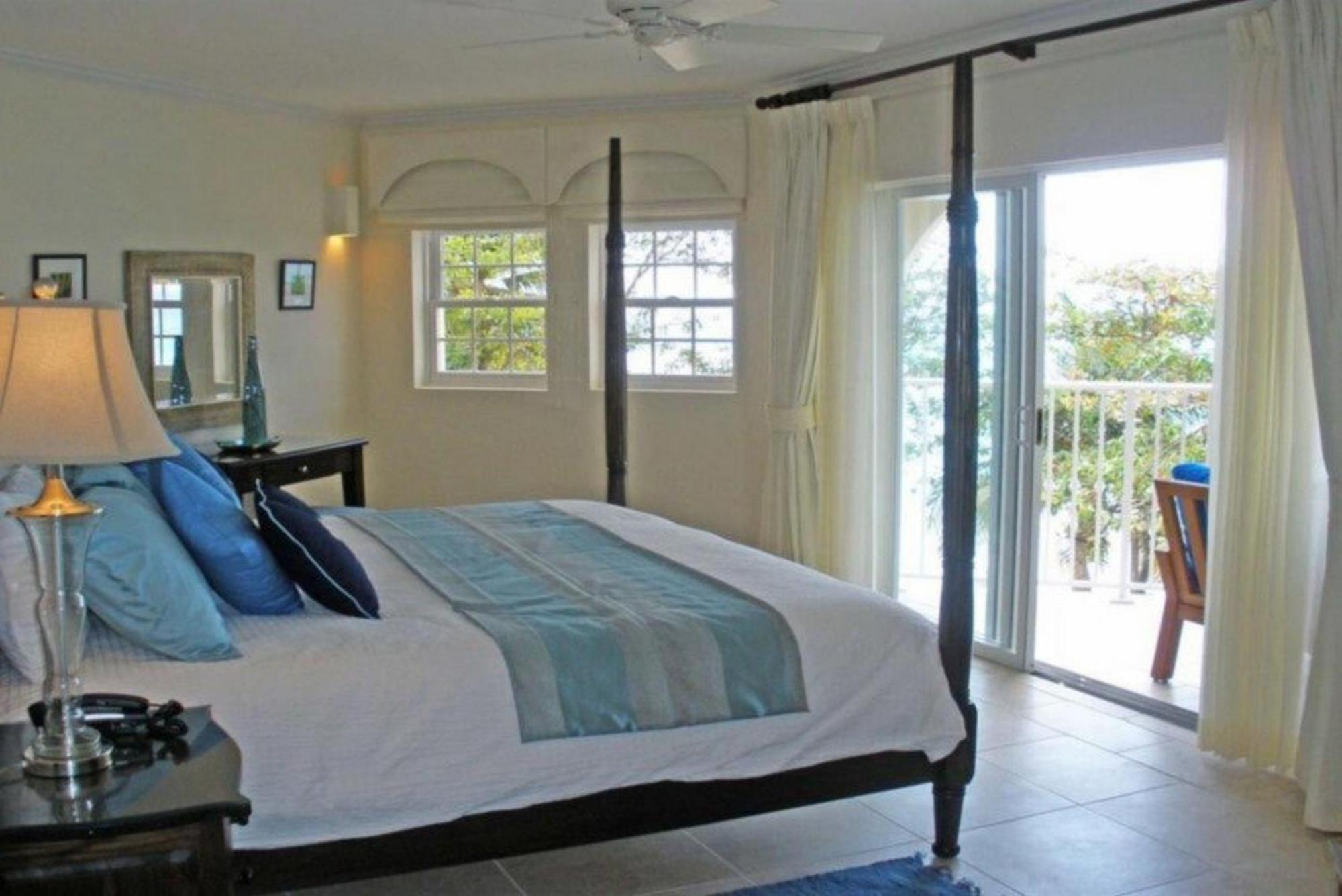 Sapphire Beach Condos Christ Church Bilik gambar